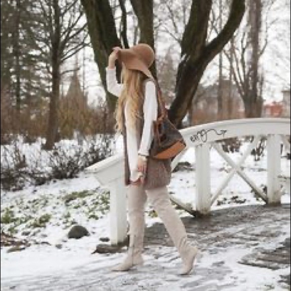 Meet your Posher, Hannah - Picture 1 of 1